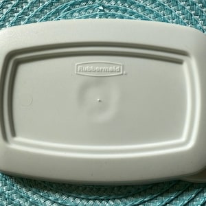 Rubbermaid lid A - 2 Available