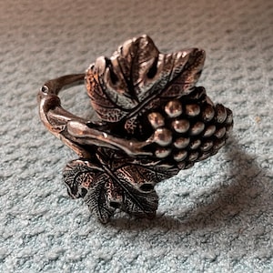 Vintage Grapevine 95% Pewter Napkin Rings