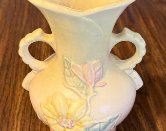 Vintage Hull Magnolia Vase
