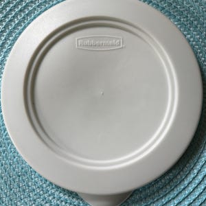 Rubbermaid Lid C - 3 Available