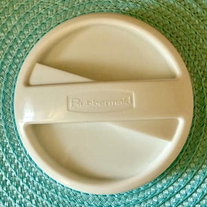 Rubbermaid 1 Gallon Container Lids - Lids only - 2 Available