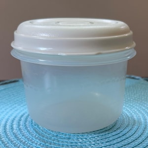 Rubbermaid 3 Cup Container 7