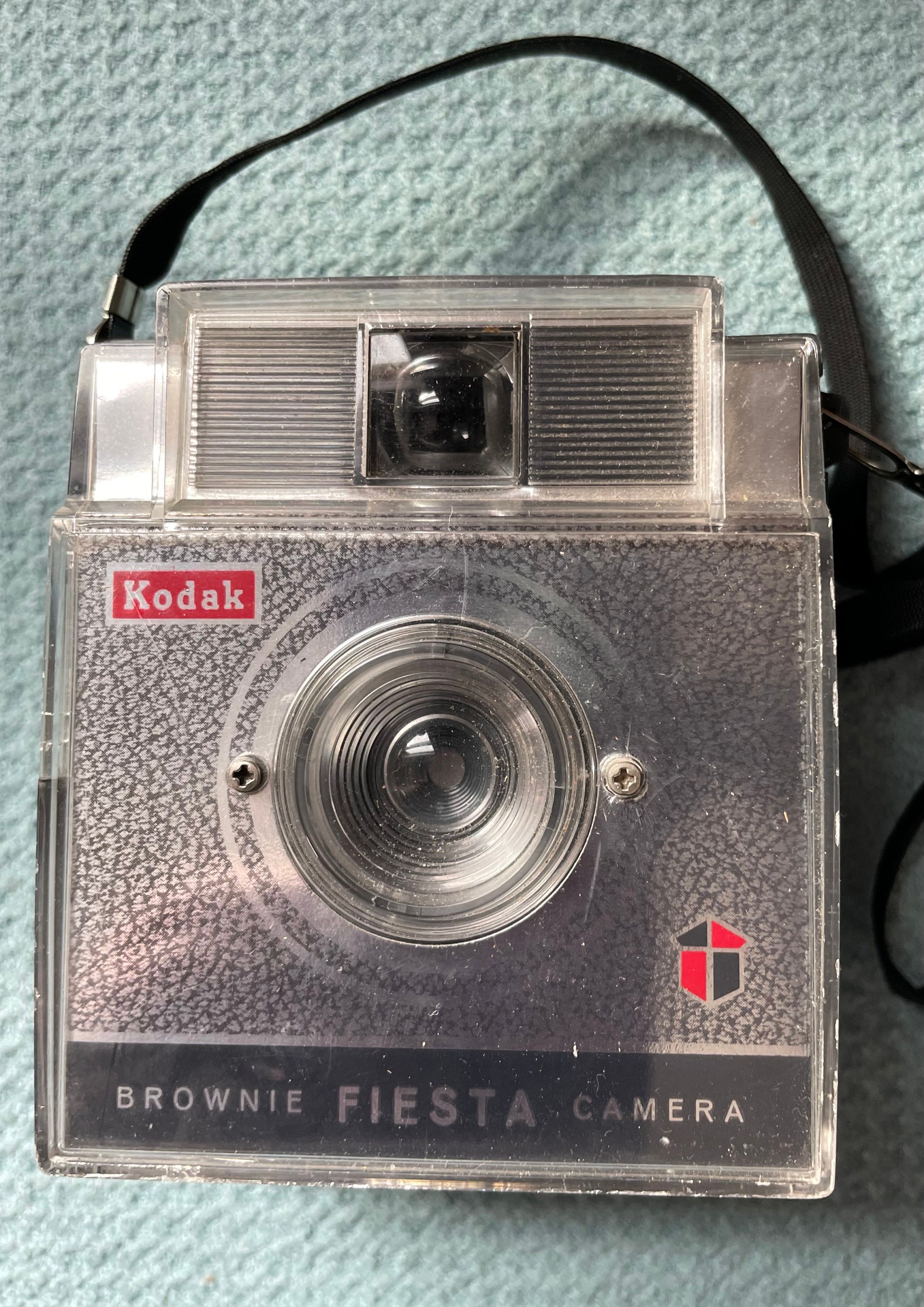 【ジャンク品】 Kodak Brownie Fiesta フィルムカメラ レトロ Vintage Kodak Brownie Fiesta Camera With Flash | eBay