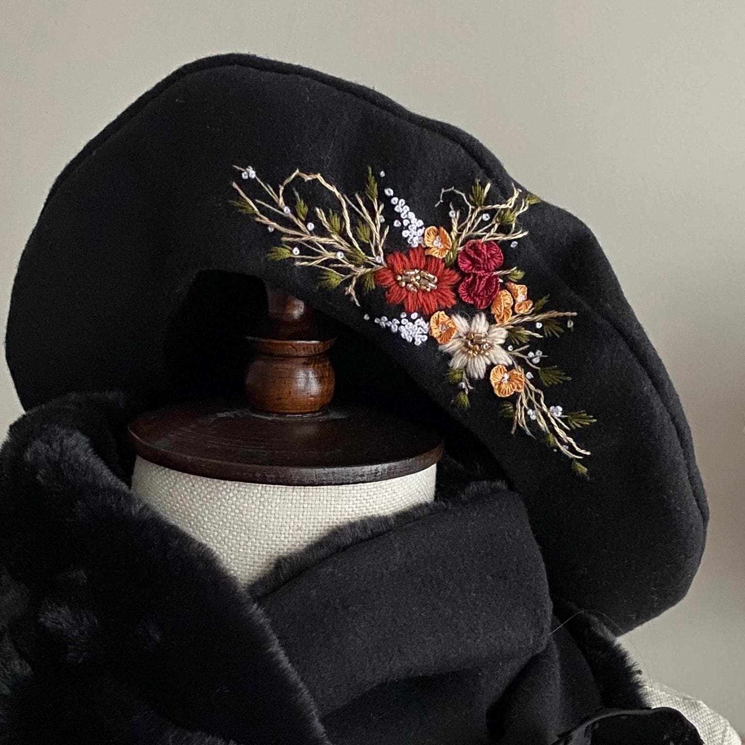 Embroidered Black French Beret - Floral French Beret  display picture 2