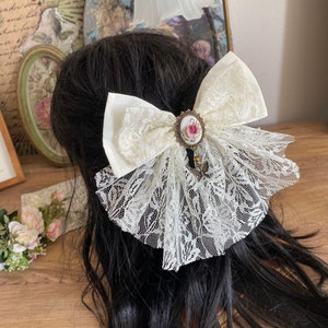 Handmade embroidered brooch & Hairbow  - Vintage lace embroidered roses brooch - Floral vintage pink brooch and hairbow
