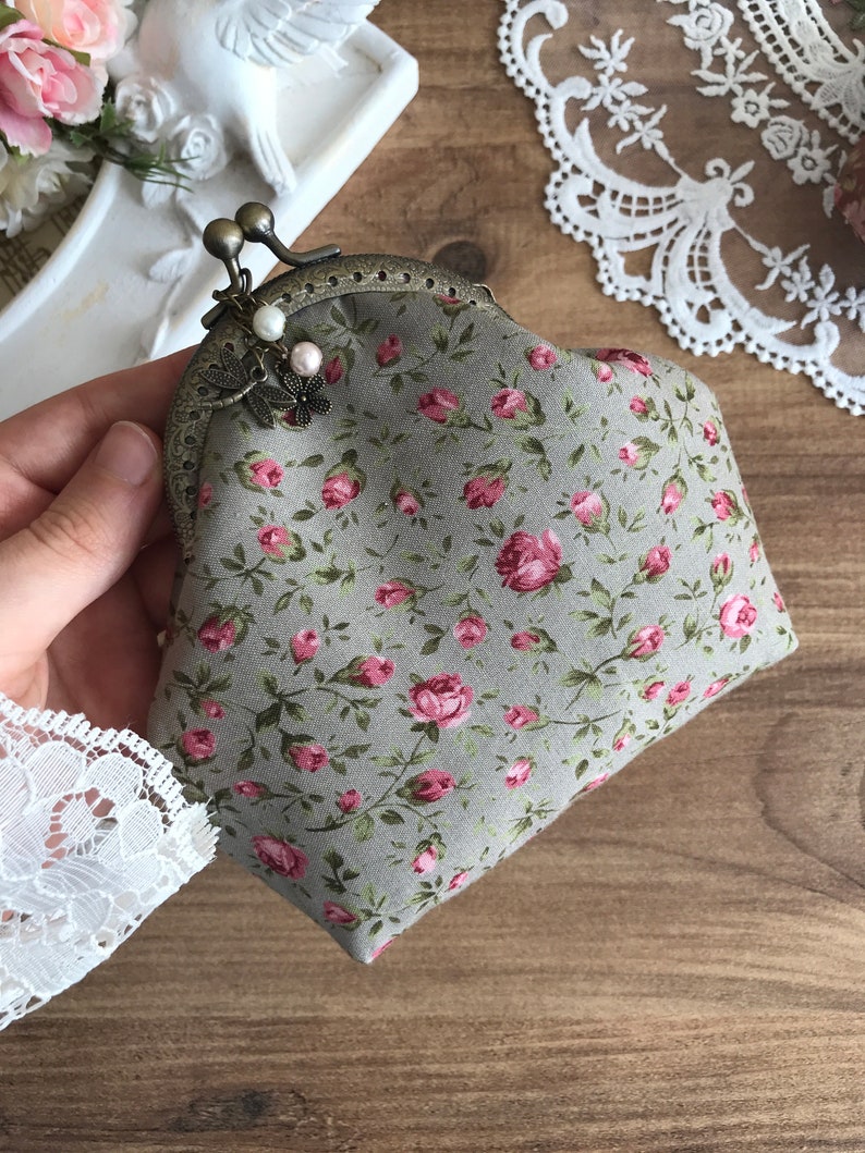 Floral coin purse Vintage floral wallet Embroidered Coin Purse Floral small wallet Clasp Purse Card Holder image 2