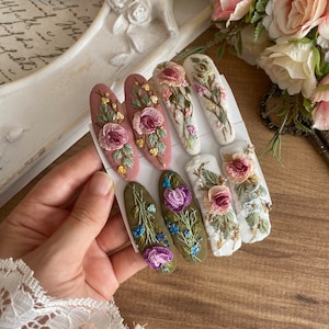 Handmade embroidered hair pins - Hair clips