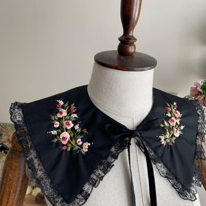 Embroidered peter pan collar-Handmade bibs-Peterpan collars-Black collars-Black Bibs-Flowers collars zdjęcie 2