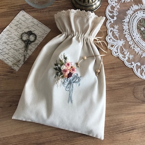 Sac organisateur - bibliothèque - sac à chaussures de mariage - sac à chaussures floral - sac à chaussures brodé - pochette - cadeaux de la mariée - sac à chaussures