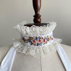 Embroidered vintage  choker Necklace, Vintage Bridal Floral Choker Necklace, chain choker, Embroidered Necklace, embroidered Choker Collars
