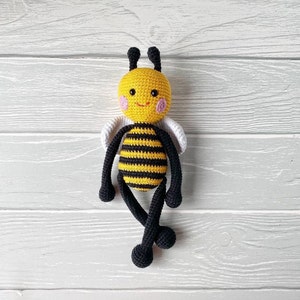 Amigurumi pattern bee, Crochet bee pattern, Crochet patterns toys, Pdf tutorial, Crochet doll pattern