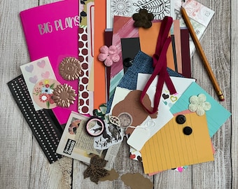 Kit de journal indésirable (n° 16), plus de 30 pièces/journal de taille moyenne, autocollants, papier, objets prédécoupés, papiers de scrapbooking, étiquettes, cartes, vintage