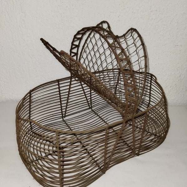 Old wire Farm Basket Model Atypical very nice House's decoration Wire basket for the vegetable garden Panier antique en fil de Fer
