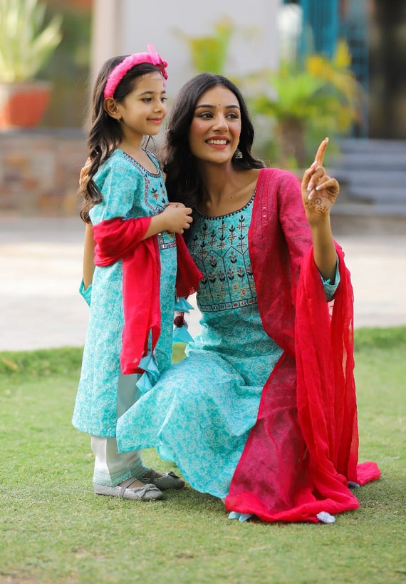 Mother daughter combo gown – sana online store
