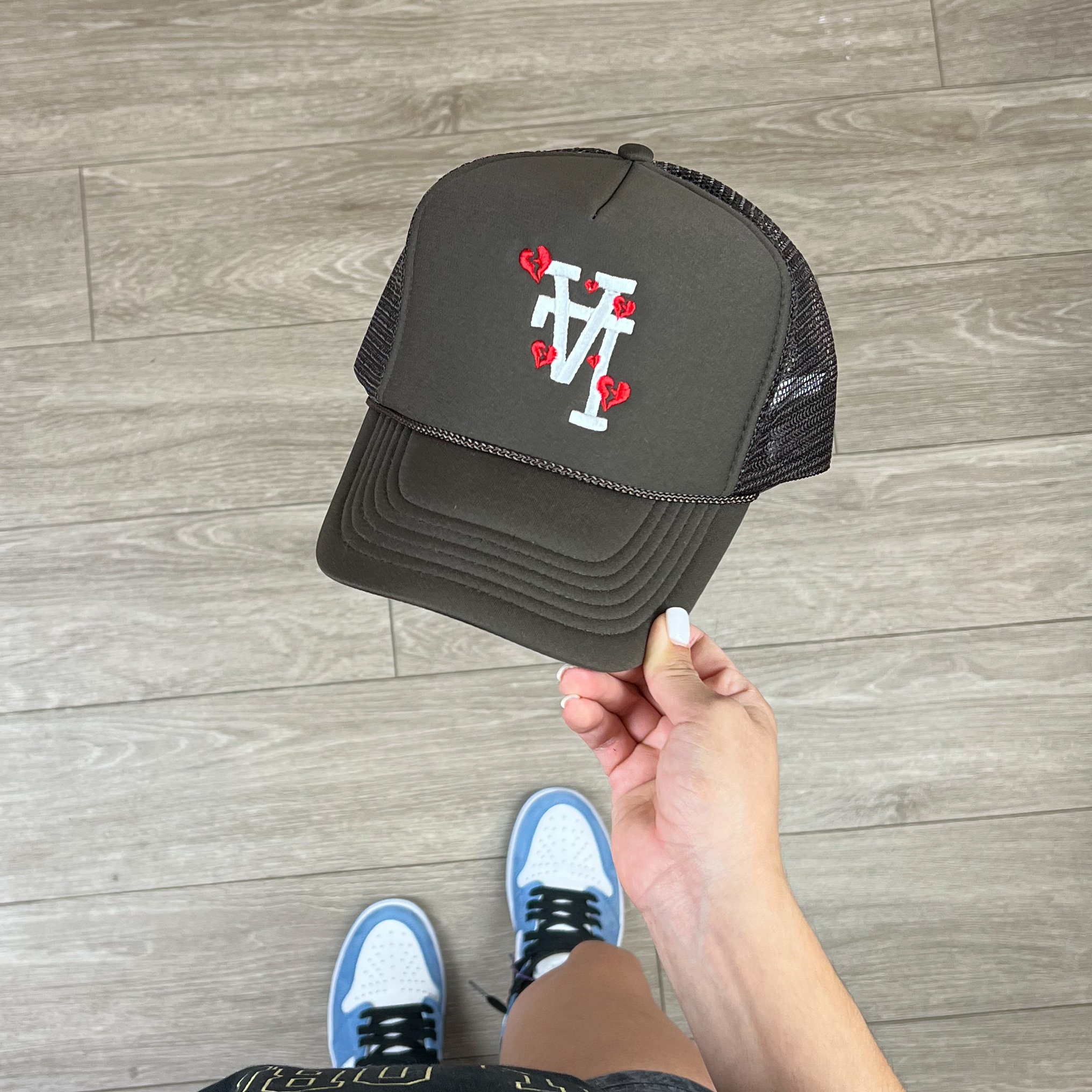 Upside Down LA Los Angeles BROWN Trucker Baseball Cap With LA With Broken  Hearts 