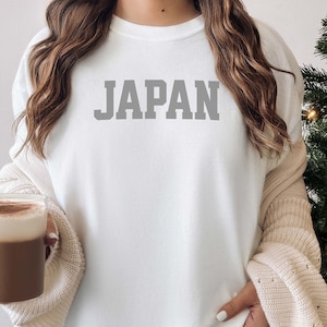 Japan Shirt Japanese Shirt. Punny Shirt. Harajuku Shirt. Bird Shirt. Anime Gift. Japanese Streetwear. Japanese Pop Art. Aesthetic Shirt