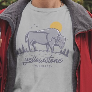 Animal Graphic T-Shirt, Best Vintage Inspired Yellowstone National Park Vacation Tee, Vintage National Park, Yellowstone Shirt, Yellowstone