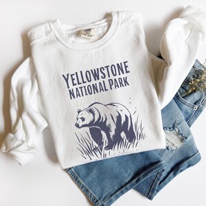Yellowstone Shirt Popular Comfort Colors® Yellowstone National Park Retro Vintage Style Sweatshirt, National Park Lover Gift, Granola Girl