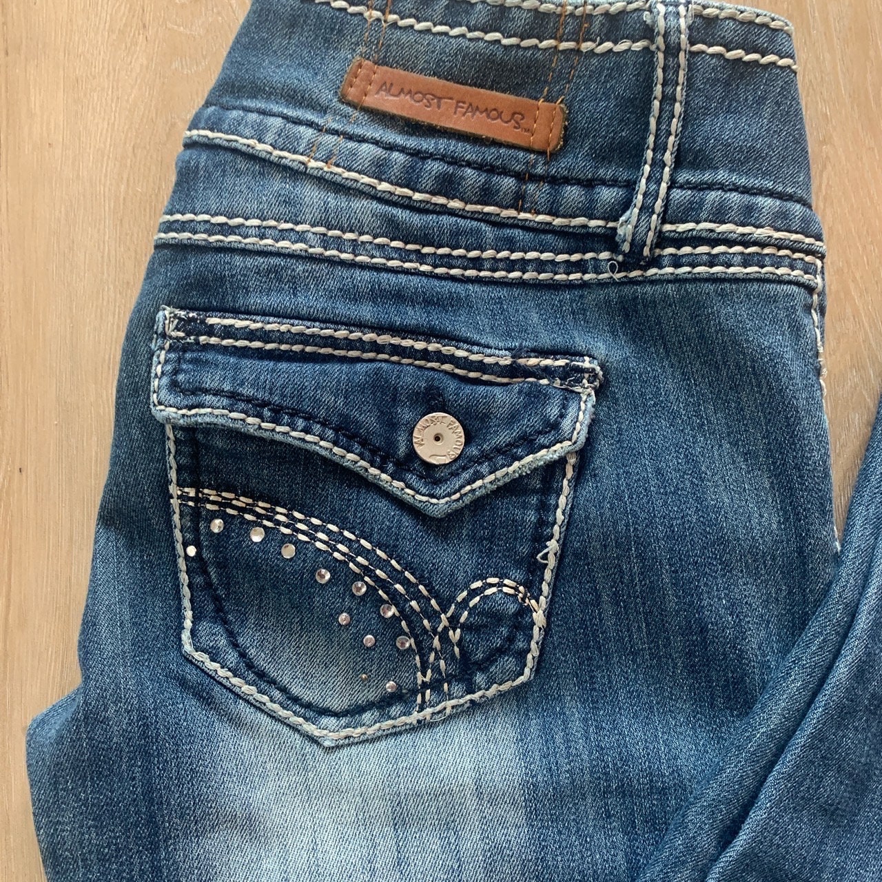 Almost famous jeans discount
