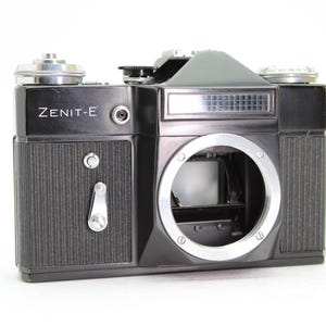 Zenit Zenit-E 35mm SLR Film Camera