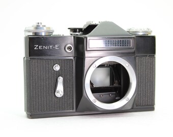Zenit B - 1970 年代のビンテージ SLR 35mm フィルム カメラ