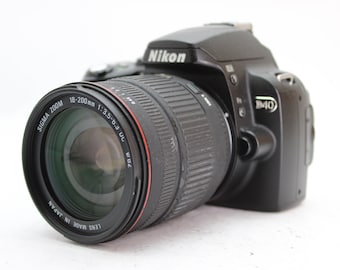 Nikon D40 DSLR Camera with 18-200mm f3.5-6.3 D Lens