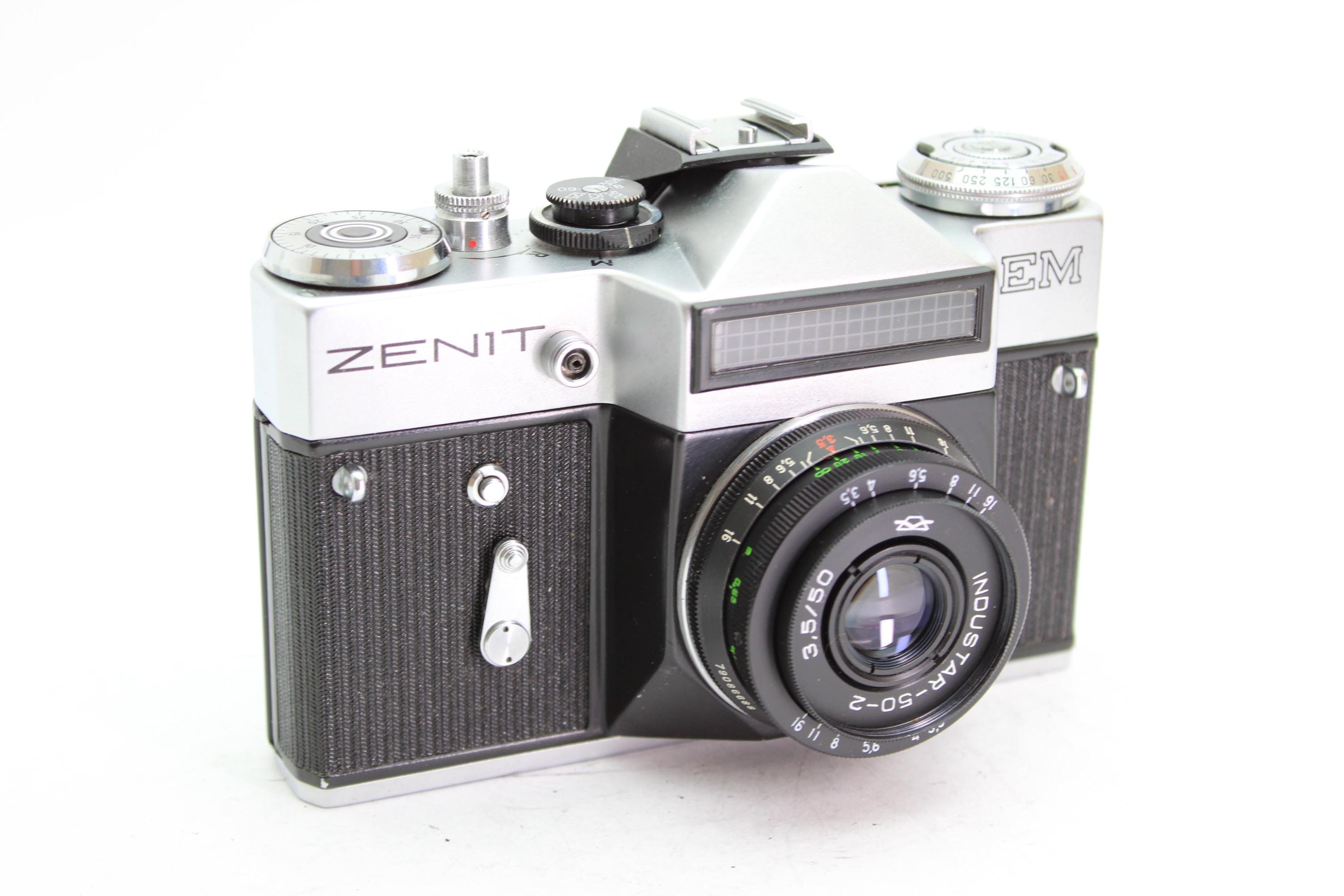 Zenit EM SLR 35 mmフィルムカメラ（50 mm f3.5 Industarレンズ搭載