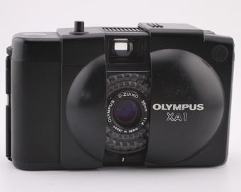 Cámara compacta Olympus XA1 de 35 mm