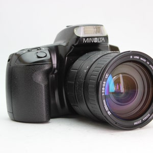 Minolta Dynax 300si 35mm SLR Film Camera with 28-200mm f3.8-5.6 Lens