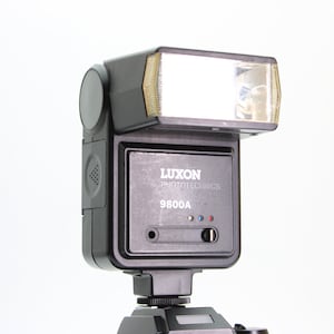 Luxon Phototechnics 9800A Flash for Hot Shoe Mount Camera&#39;s