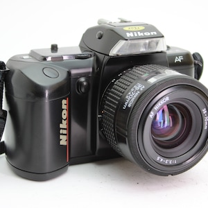 Nikon F-401 AF 35mm Film SLR Camera with 35-70mm f3.3-4.5 Lens