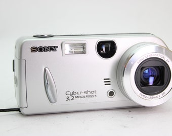 Sony Cyber-Shot DSC-P52 Compact Digital Camera