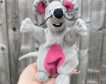 Peluche de rata de tinta Jolly Phonics de 7" (18 cm) del centro de aprendizaje temprano Jolly Phonics (2002).
