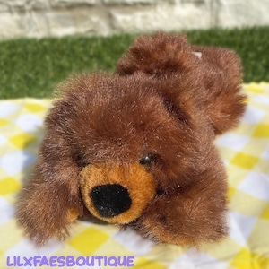 30 cm fluffig mjukisdjur i vintagestil, brun björn, liggande