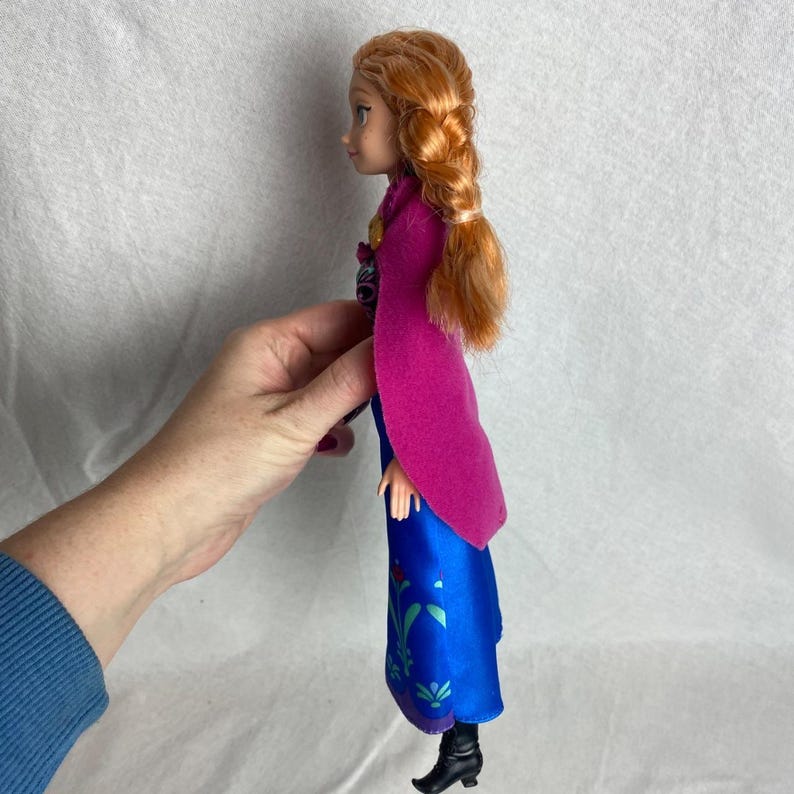 11" Mattel Disney Frozen Anna fashion doll image 3