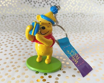 BNWT 2.5&quot; vintage 1990s Winnie the Pooh party keyring