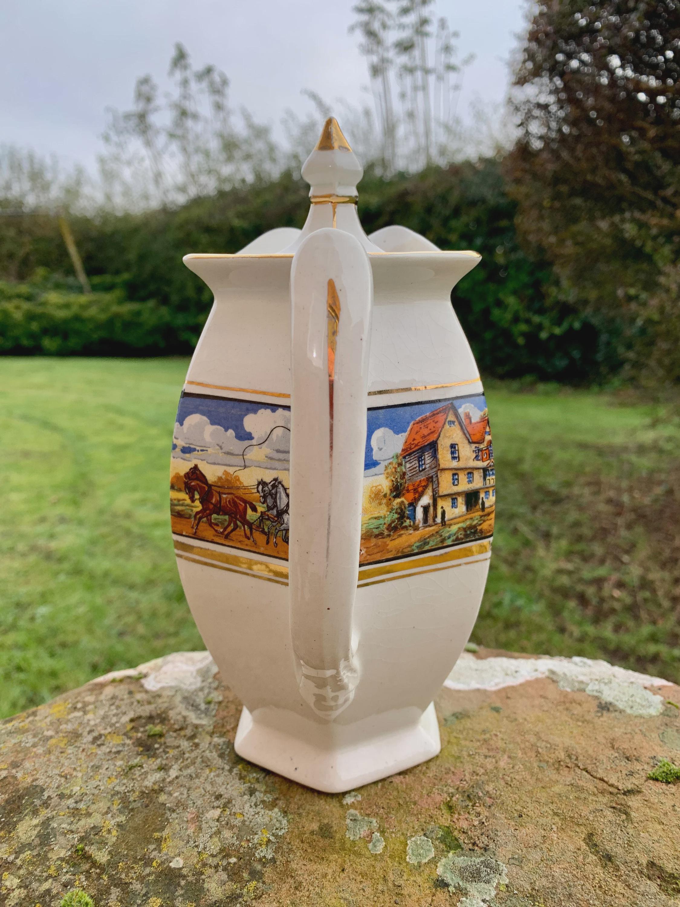 ディケンズの日々のシーンを描いたヴィンテージの英国製ティーポット