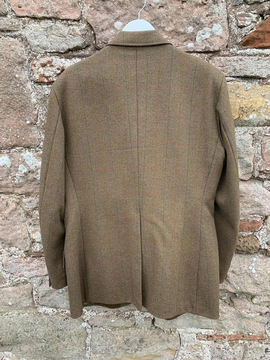 Reader's Tweeds - A Phillips & Piper in Sweden