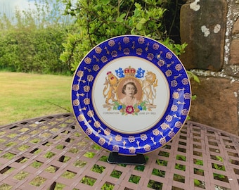 QUEEN ELIZABETH II - Vintage English Decorative & Commemorative Plate featuring The Late Queen Elizabeth on her Coronation on June 2nd 1953