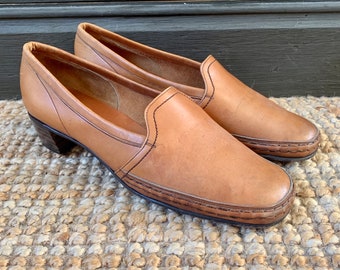 Quality Ladies Hand Made Tan Leather Slip on Shoes by BARKER. Size UK 6