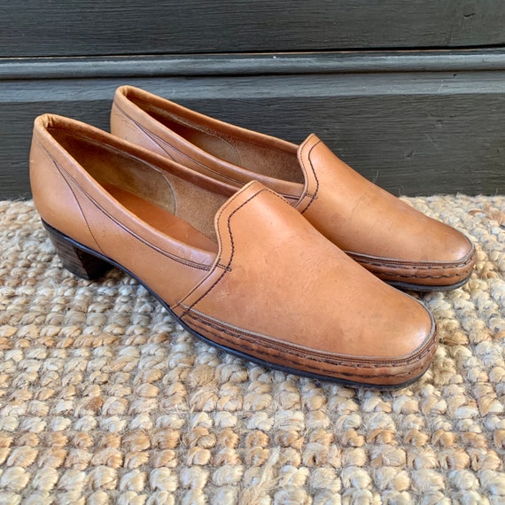 ladies tan dress shoes Brown Leather Women Oxford Tie Womens Fashion And Casual Summer Solid Color Thick Soled Shoes Flower Necked BeltBuckle HollowedOut Wedge Heel Sandals Features Handcrafted Leather Oxford Shoes |