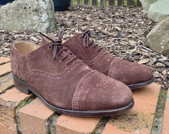 Engelse handgemaakte schoenen van Samuel Windsor / handgemaakte suède schoenen met veters. Bruin, maat 7 VK