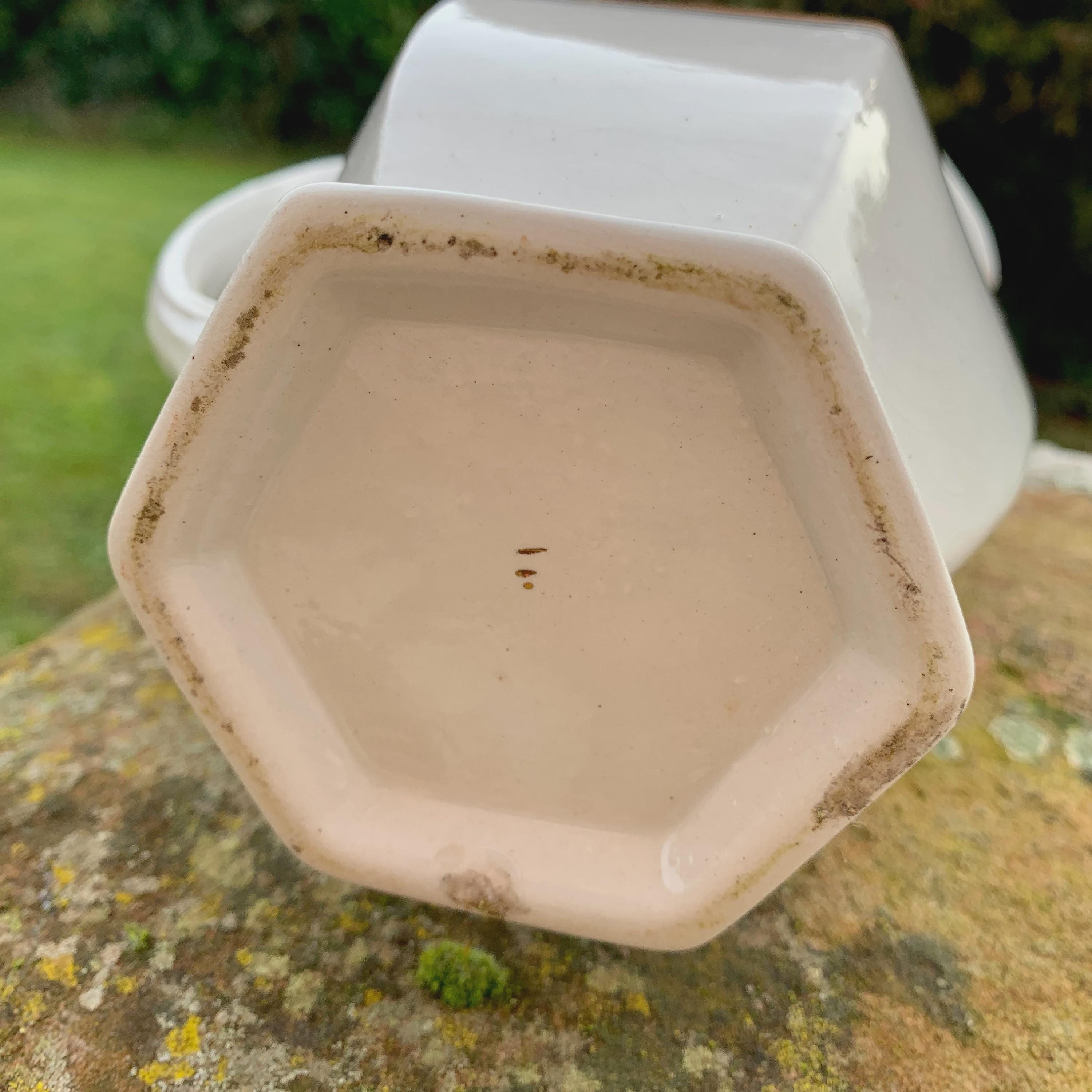 ディケンズの日々のシーンを描いたヴィンテージの英国製ティーポット