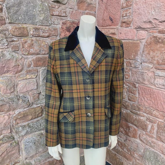 LADIES HACKING JACKET -  Vintage 3 button, wool m… - image 9