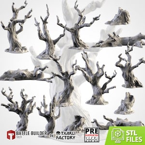 Può includere: Una collezione di alberi e ceppi in miniatura grigi, probabilmente per giochi da tavolo o modellismo. L'immagine include alberi di varie dimensioni e forme, con dettagliate texture della corteccia e rami nodosi. Il logo "Battle Builder" è visibile.