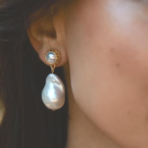 Brincos grandes de pérola barroca, modelo "bola de fogo branca", brincos de noiva, brincos delicados e minimalistas de pérola, brincos para damas de honra.