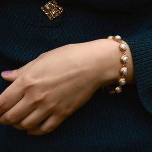 Handmade Pearl Bracelet, Adjustable Bracelet, Gold Chain Bracelet, Statement Bracelet, Bridesmaid Pearl and Gold Bracelet, Anniversary Gift