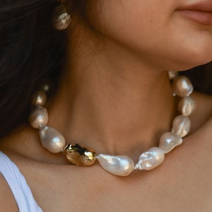 Large Baroque Pearl Statement Necklace, Baroque Pearl Collar, Chunky Pearl Necklace, Pearl Beaded Choker, Wedding Necklace, Anniversary Gift