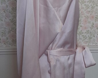 Vintage Pale Pink Tie Front Satin Dressing Gown Brand Anywear Anytime Size Small As New