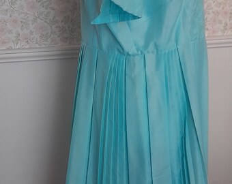 Blue Vintage 1950s Mid Century David Jones Dress Pleated Swiss Embroidered  Flowers Buttons as New - Etsy UK